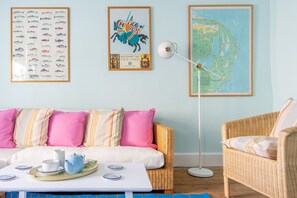 Marine Cottage, Aldeburgh: Sitting room