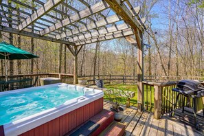 Hot Tub / whirlpool bath (Outdoor)