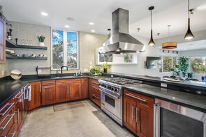 Kitchen w Viking appliances