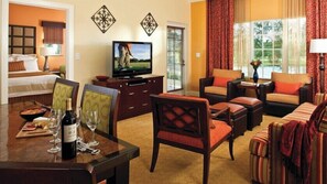 mcolr-living-0027-hor-wide.jpg