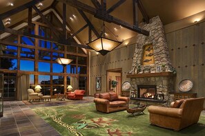 lobby2 - Copy.jpg