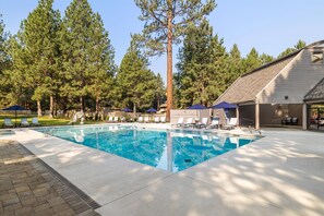 Community pool