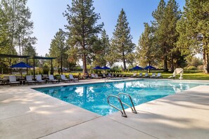 Community pool