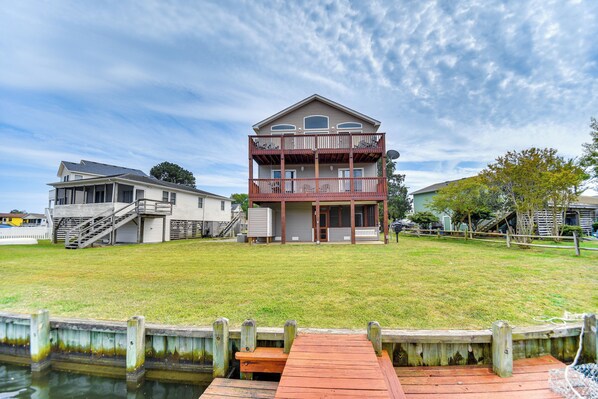 Kill Devil Hills Vacation Rental | 4BR | 3.5BA | 2,000 Sq Ft | Stairs Required