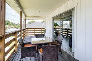 Covered Deck | Outdoor Dining | Single-Story Home