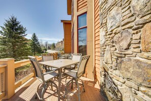 Private Deck | Outdoor Dining Area
