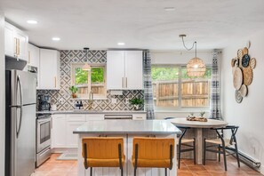 Whether you are whipping up a gourmet meal or packing a lunch on your way out the door, this kitchen has all the accessories to bring you culinary success!