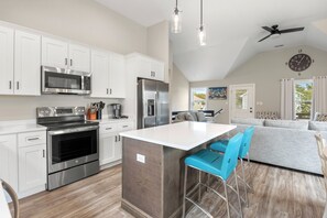 KDN9607: Mason's Beach House Getaway | Top Level Kitchen