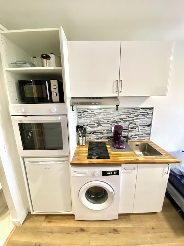 Kitchenette 
