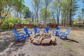 Fire Pit | Outdoor Seating