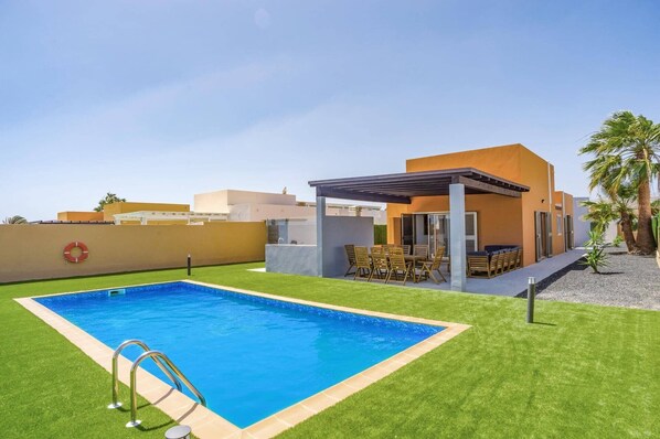 Villa Humaik image