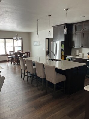 Kitchen & Dining Area