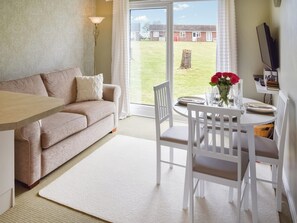 Open plan living space | Mulberry Tree Cottage, Great Yarmouth