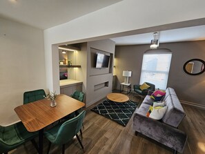 Lounge/Diner