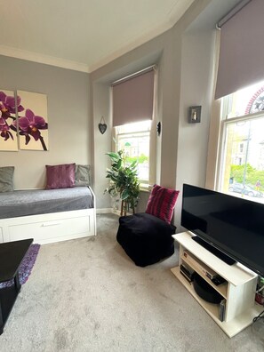 Living Room / Lounge