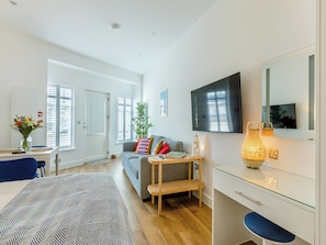 Living area | Belgrave Sands Apartment, Torquay Seafront