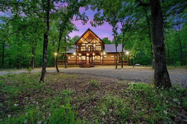 Western Oak Luxury Cabin