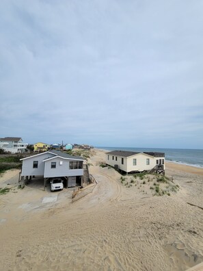 The cottage is the second house back from the beach (behind the dune).