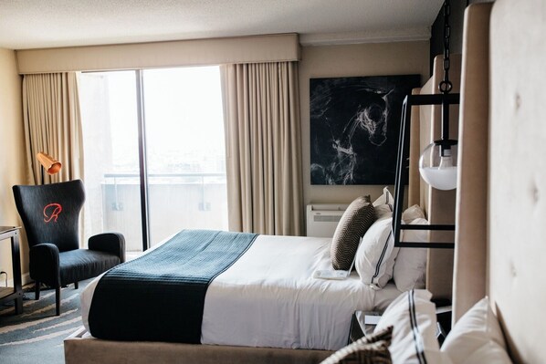 Comfortable room with 1 King bed