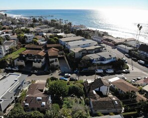 Aerial photo showing proximity to the beach
