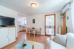 Living room 2