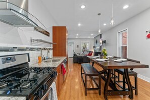 You will love the fully stocked kitchen