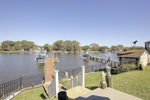 Take a stroll out to the private waterfront deck on Bodkin Creek.