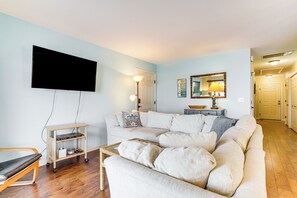 Living Room | Smart TV | Central A/C