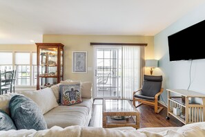 Living Room | Free WiFi | Single-Story Home