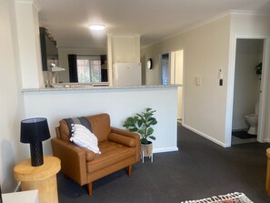Lounge & TV room