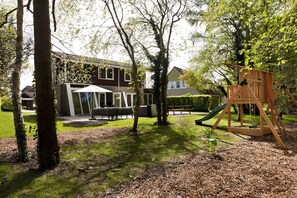Außenseite Ferienhaus [Sommer]