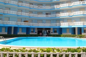 Holiday Home Swimming Pool