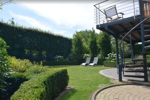 Garden [summer]