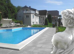 Pool Schwimmbad außen