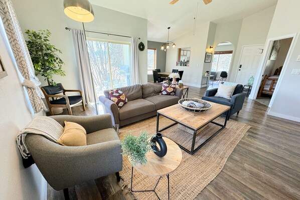 Enjoy your time in Teton Valley staying in this cozy family home, with a wonderful open layout to enjoy the company of friends and family.