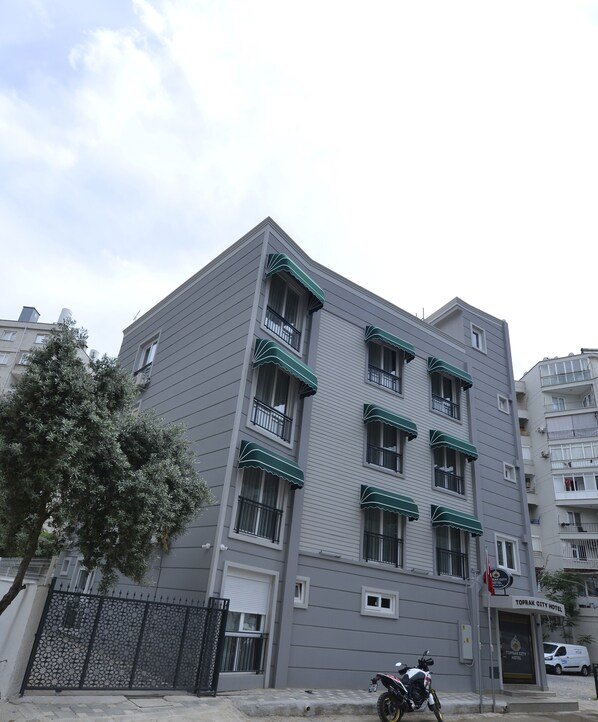 施設の正面