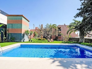 Water, Plant, Property, Sky, Swimming Pool, Azure, Building, Grass, Rectangle, Shade
