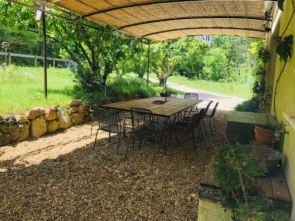 Outdoor dining