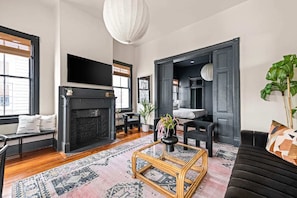 Welcome to your downtown Charleston rental! Explore all things downtown by foot!