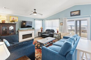 KH3423: Swallow's Nest | Top Level Living Area