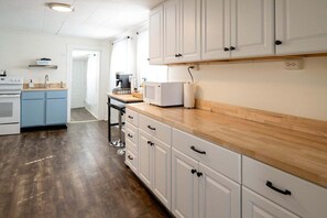 Fully Stocked Kitchen