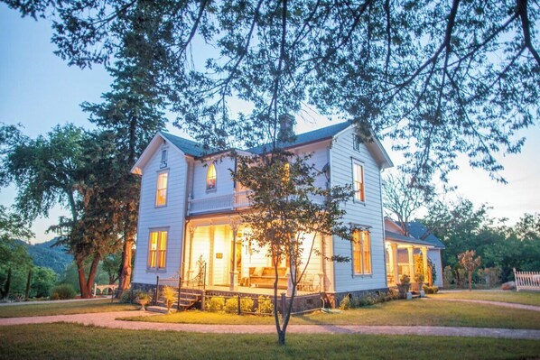 Grand Victorian