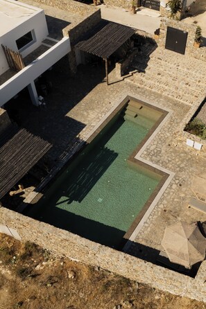 Piscina com cascata