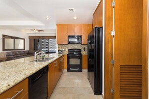 Kitchen (1)