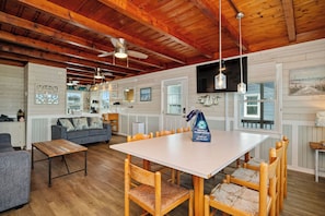 Living / Dining Area - Southeast