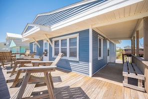 Porch / Side Covered Porch