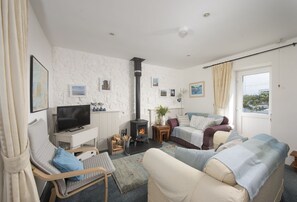 Roseland Cottage, Ground Floor: Step into the open-plan living area