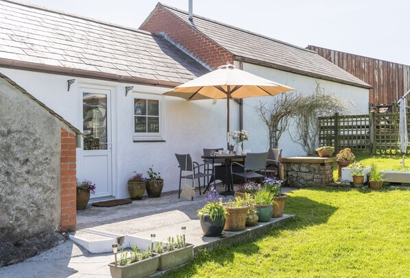Welcome to Roseland Cottage, Perranwell Station!