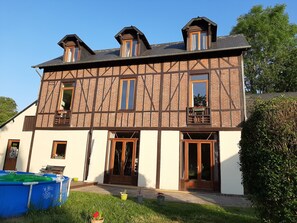 chambre second étage : 1 lit une place