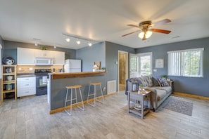 Interior | Central Heating & A/C | Free WiFi